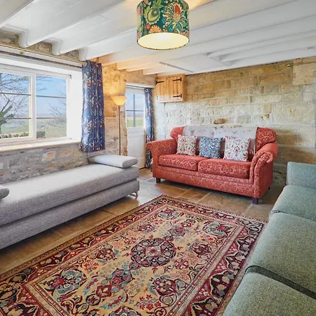 Host & - Lop Hall * Danby