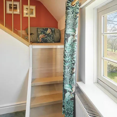 Semesterbostad Host & - Lop Hall Danby