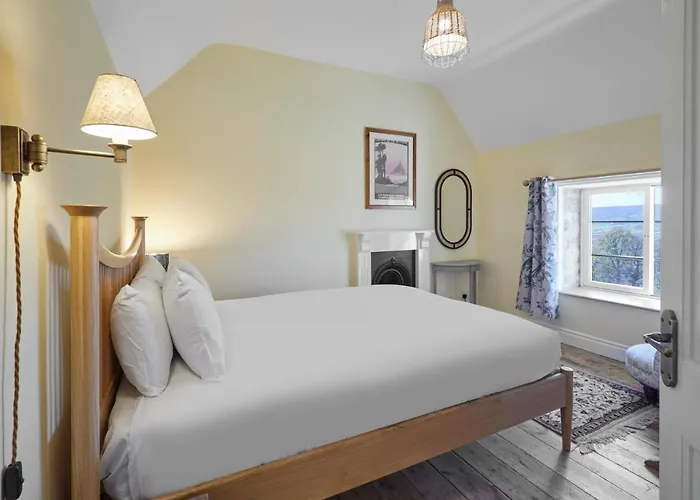 Host & - Lop Hall Semesterbostad