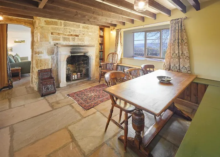 Host & - Lop Hall Nyaraló *